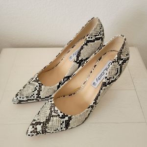 UniLady Snakeskin Print Pointy Toe Heels, Size 8.5